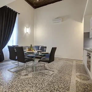 2016 Apartment Florence